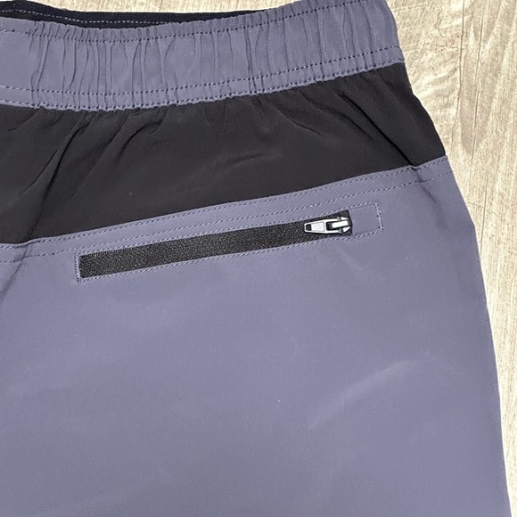 Men's Speedo Medium 32 - 34 Swim Shorts Trunks Board Hybrid Gray Black NWOT - Picture 6 of 9